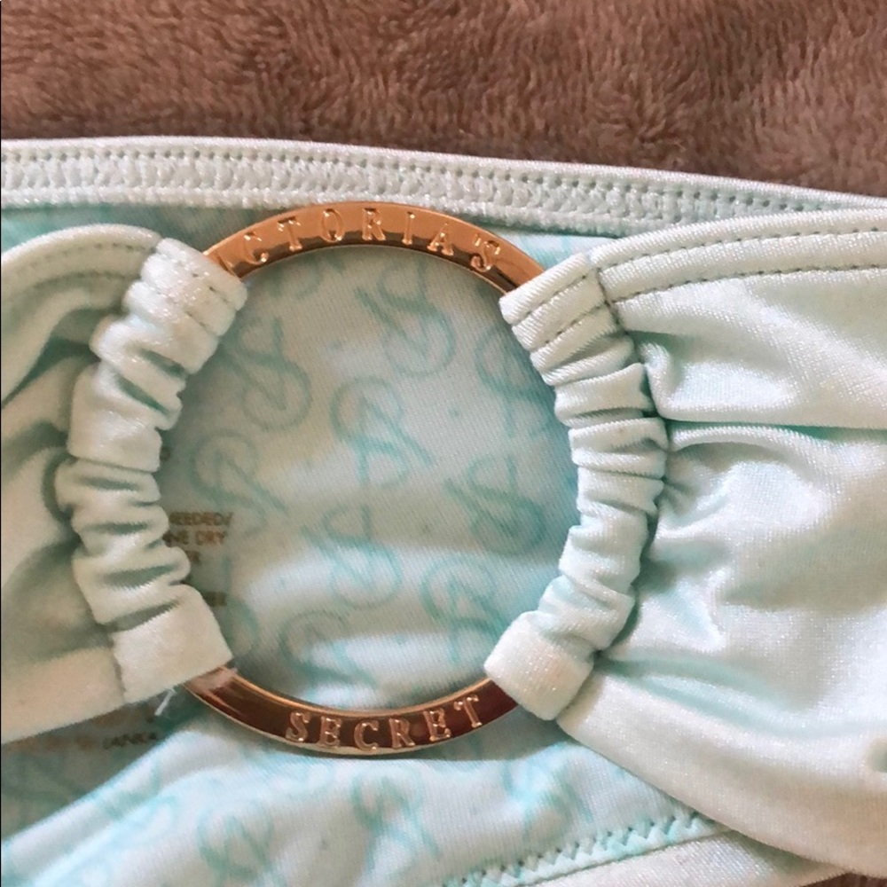 Victoria  Secret Bikini - Picture 3 of 7